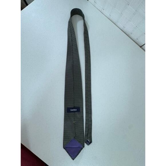 "Nautica" 100% Silk Mens Tie Imported Fabric Grey Silver Black Mexico 60" Office - Picture 6 of 7